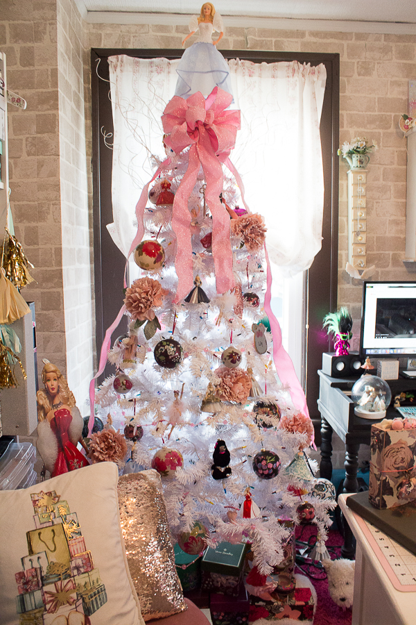 Office Holiday Decor 2018 | Created by Jen Blog